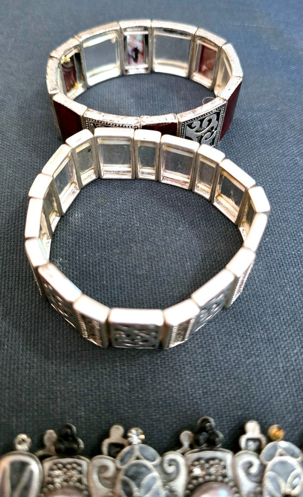 Stylish 4pc Lot Stretch Bracelets