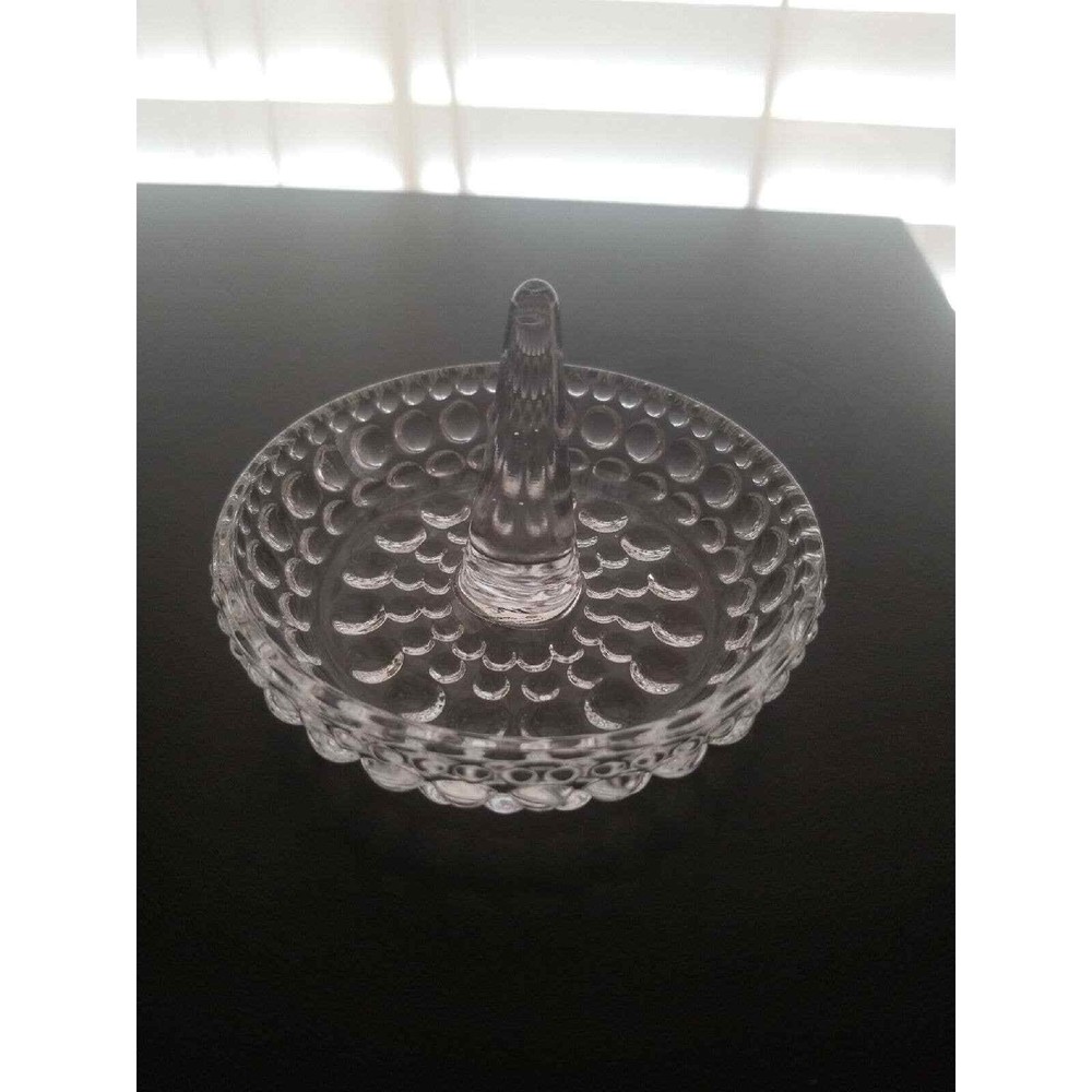 Crystal Round Ring Holder