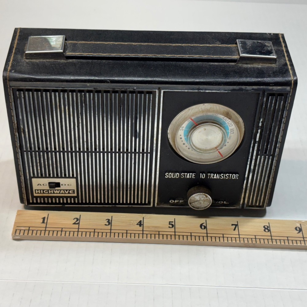Vintage Highwave AC-DC Solid State 10 Transistor, Black Plastic Case Korea