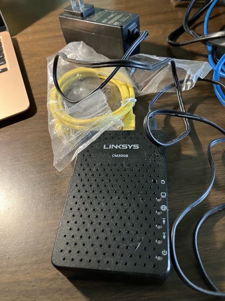 Linskys EA6400, Cable Modem, Power Extender and Cords