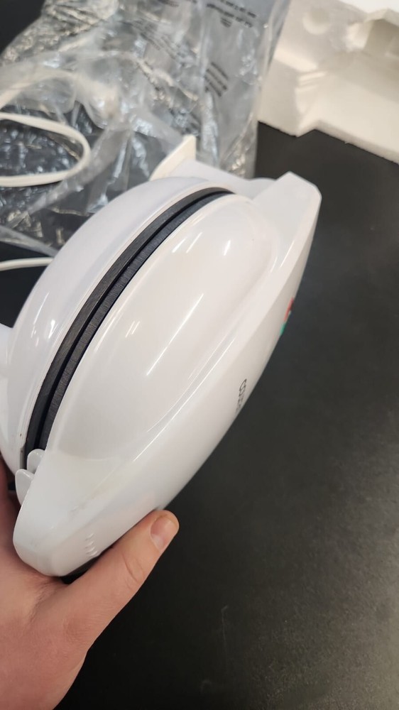 Courant 7-inch Belgian Waffle Maker -White