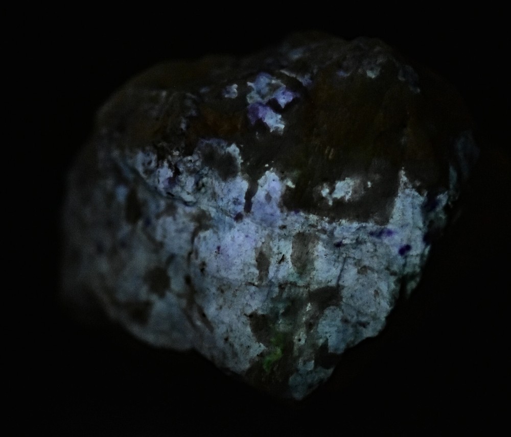 Fluorescent Phosphorescent Color Change Hackmanite Specimen 73 Gram