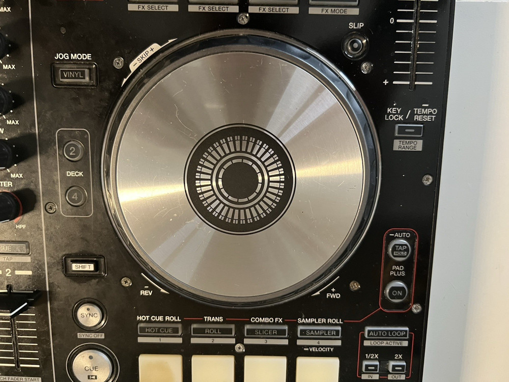 Pioneer DDJ-SR Digital DJ Controller Comes With Extras please read description