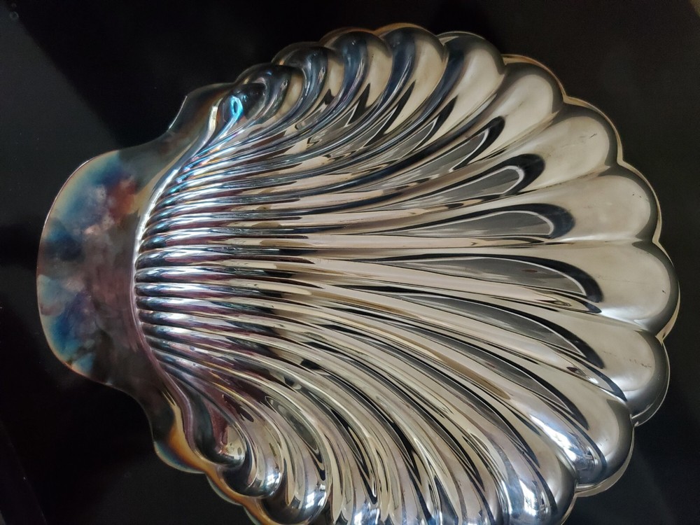 VTG Large Wm Rogers Silverplate Clam Shell Platter