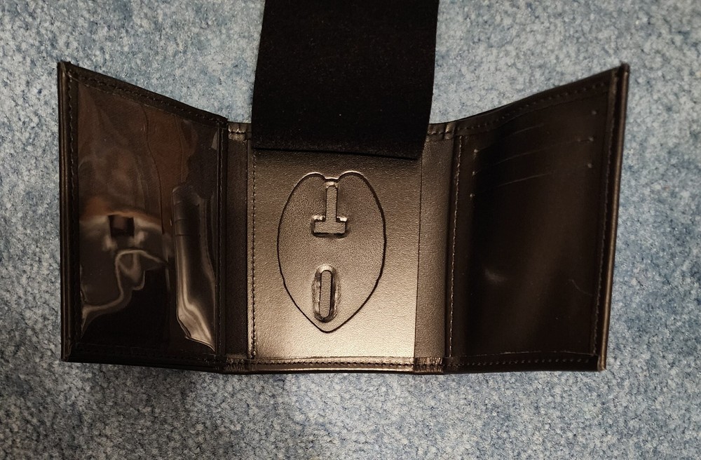 D&K TRI FOLD WALLET FOR MIAMI DADE COUNTY BADGE