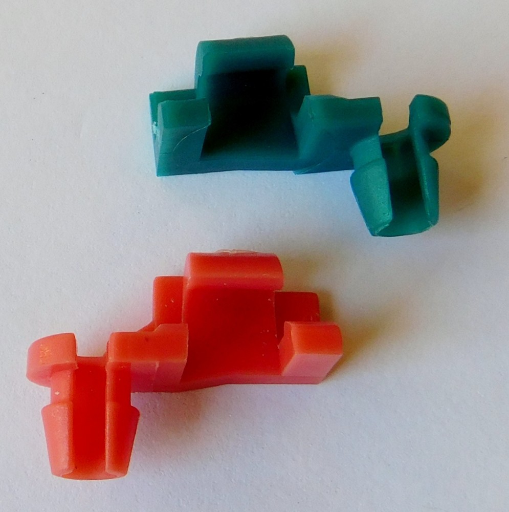GMC & CHEVY TAILGATE LATCH HANDLE ROD RETAINER CLIPS 1999-2009