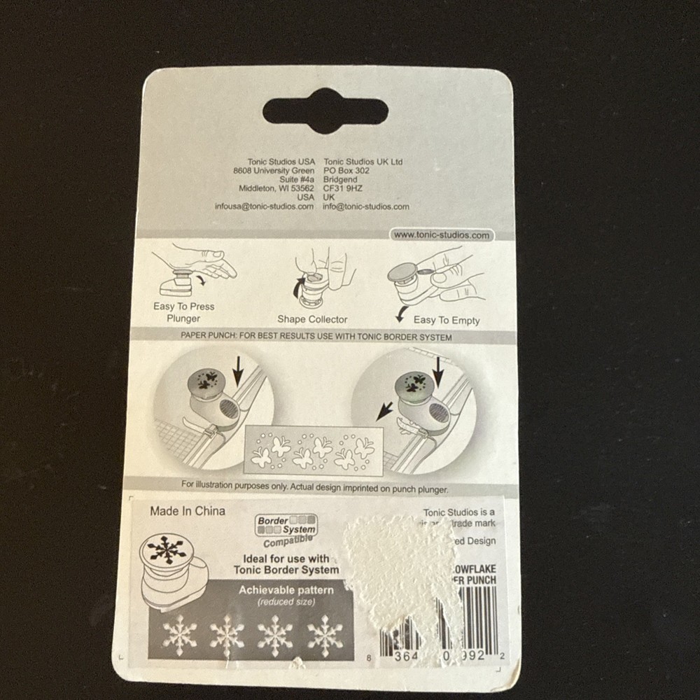 Tonic Studios - Border Punch System Medium Boot Punch - Holiday Snowflake