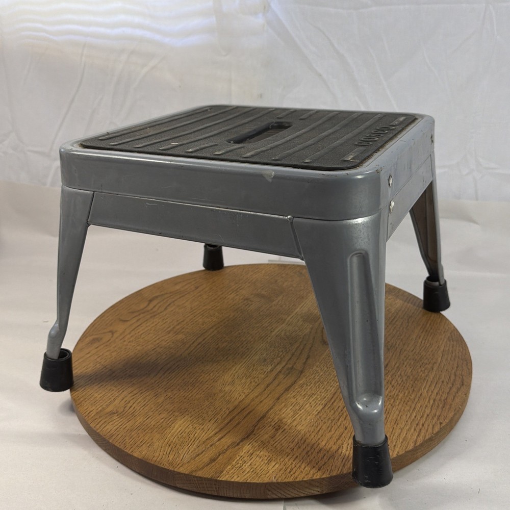 Cosco Small Step Stool Working Load: 225 Lb (102 Kg) Medium-duty Rating