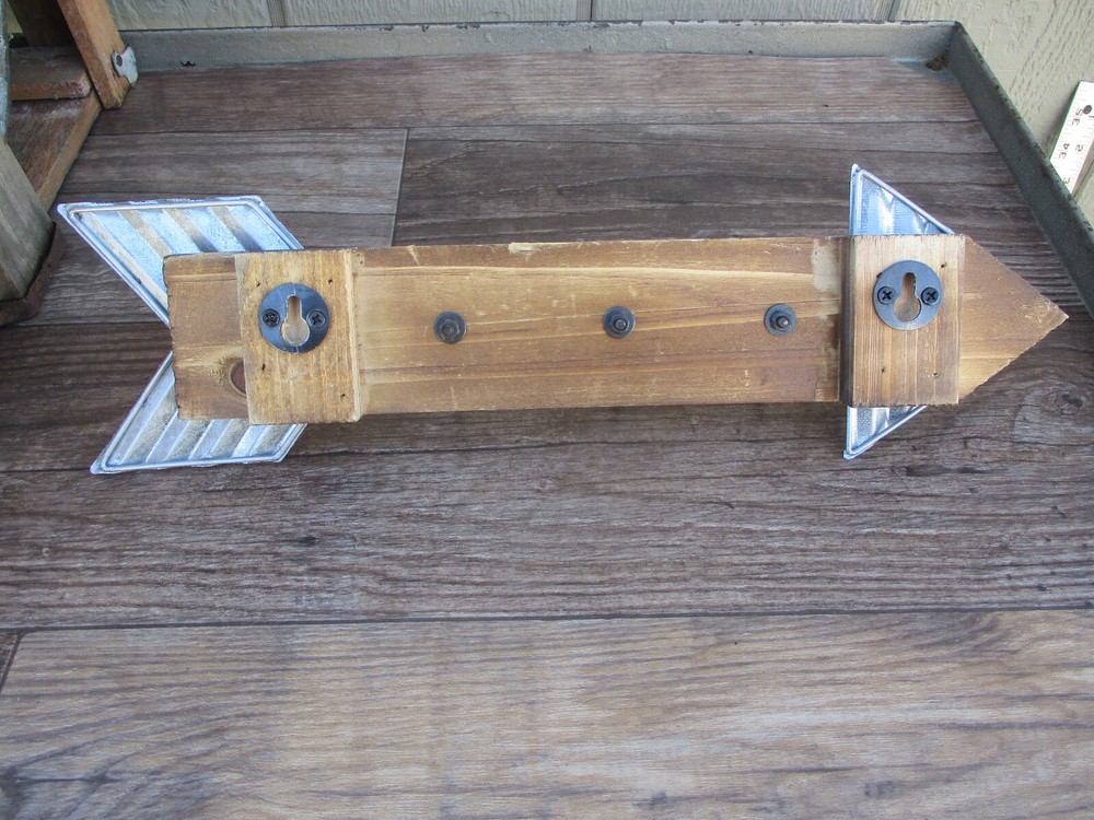 Industrial Arrow Key Rack Wall Mount 3 Hooks