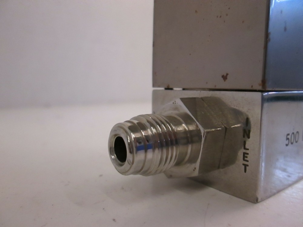 Unit UFC-1510A Mass Flow Controller, Gas, AR, 20 SLPM