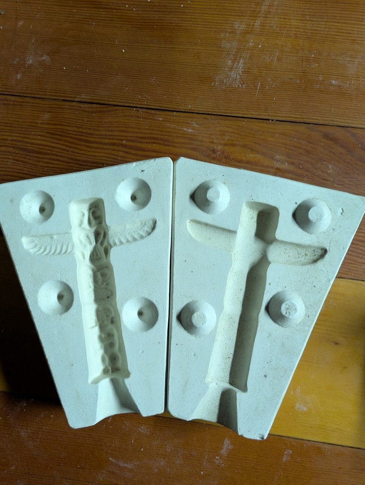 Totem Pole  Vintage Slip Casting Ceramic Mold