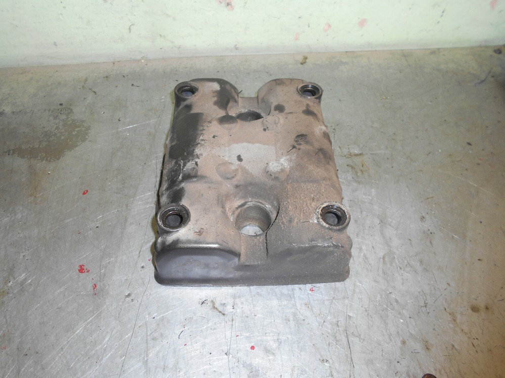 honda  nc  30   front  rocker  cover