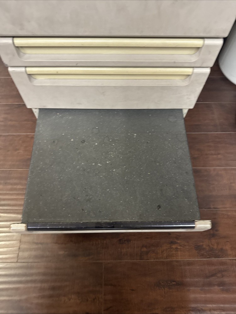 Midmark Ritter 404 Exam Table