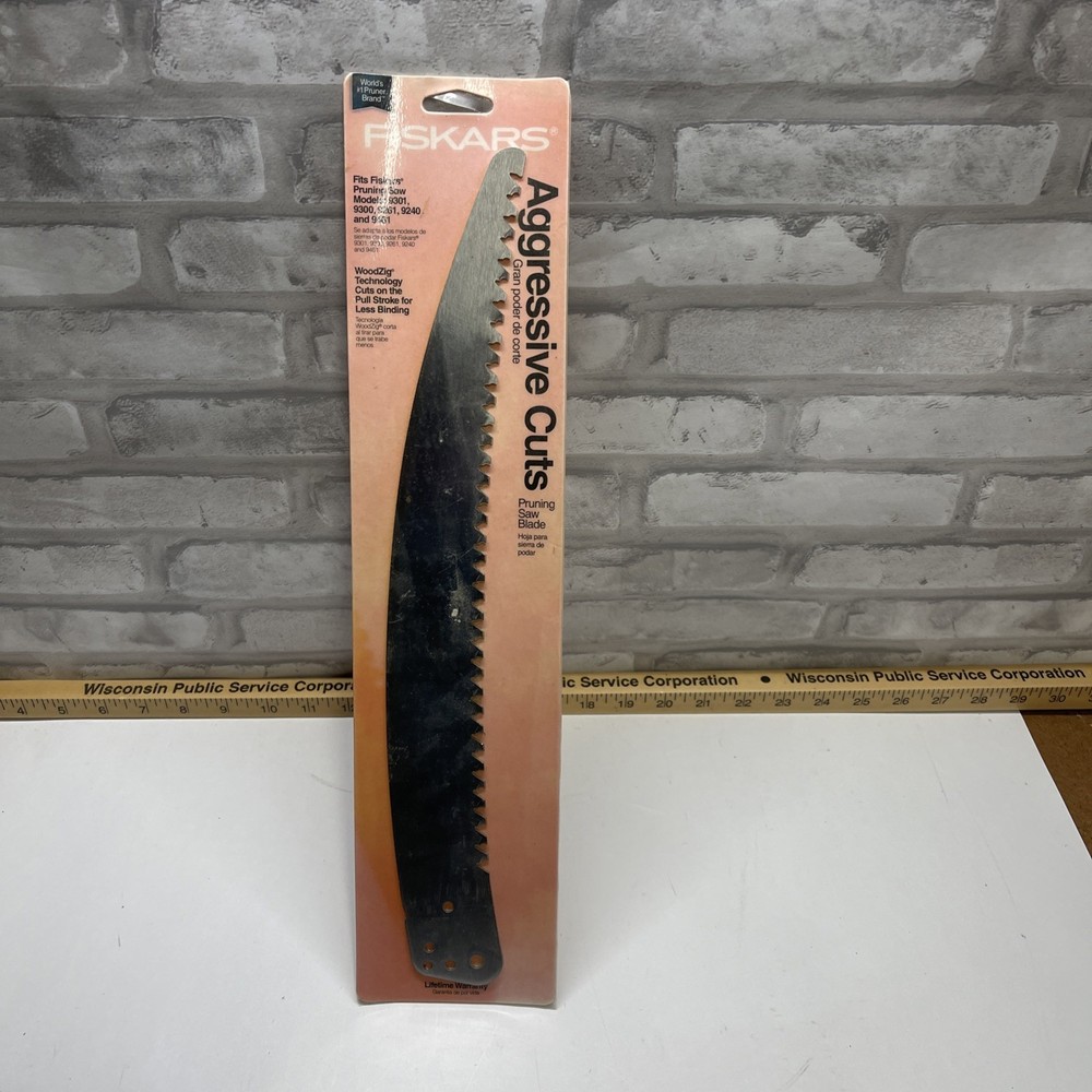 Fiskars Woodzig Chainsaw-Style Pruner,Pull Stroke,15 Inches,Patented Tooth,1Pkg