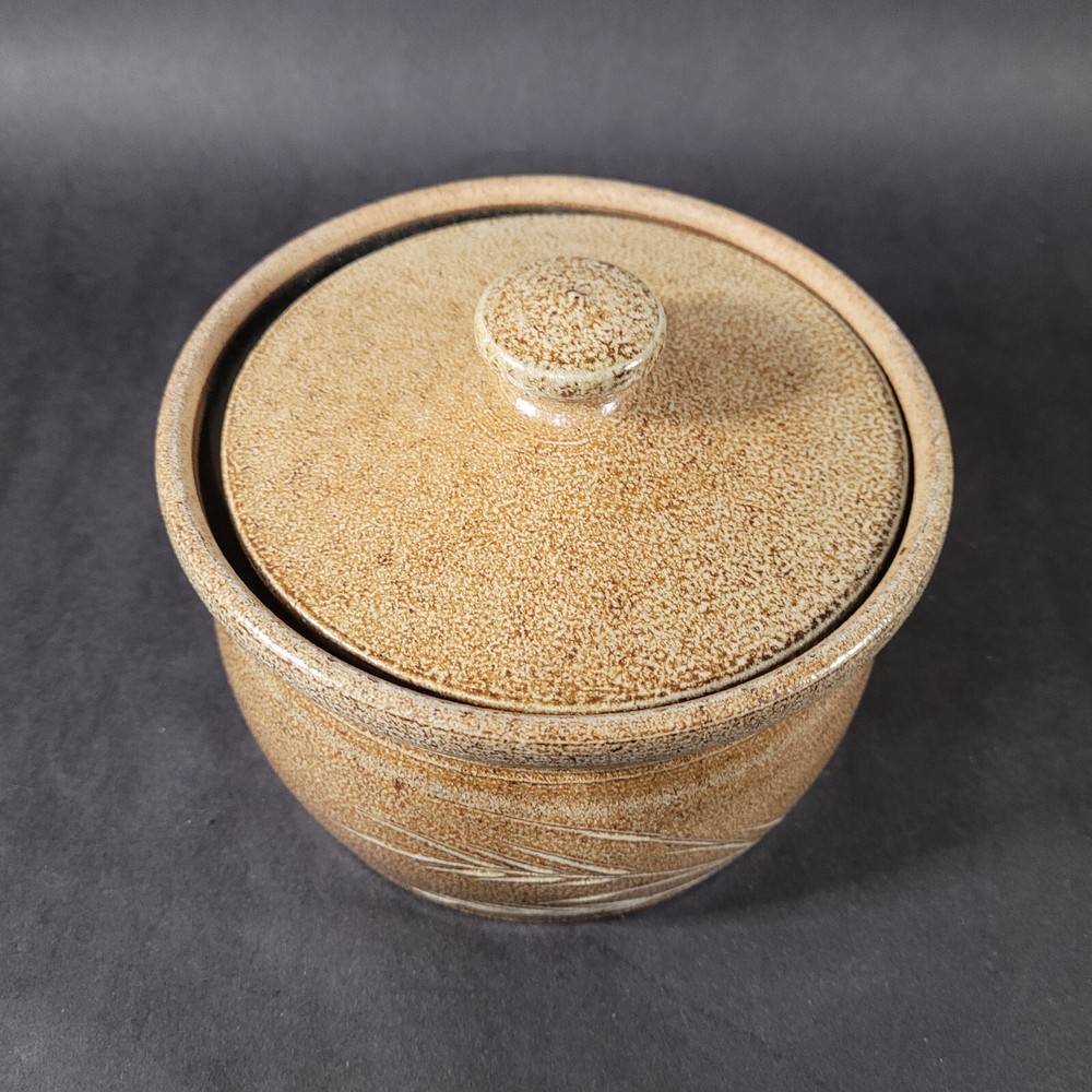 Red Wing Pottery Stoneware Covered Jar with lid Wheat Pattern 2005