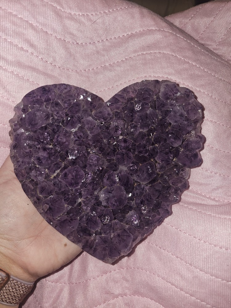 Heart-Shaped Amethyst Crystal Geode 3lbs 4.2oz