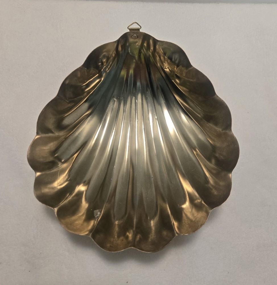 Copper Metal Seashell Mold Wall Hanger Silver Tone Inside