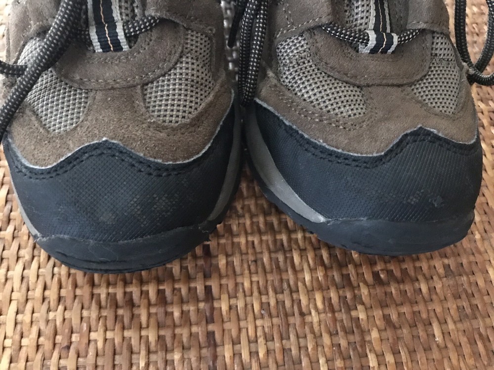 Magellan Outdoors Leather Boys Size 4 Medium Hiking Boots Brown