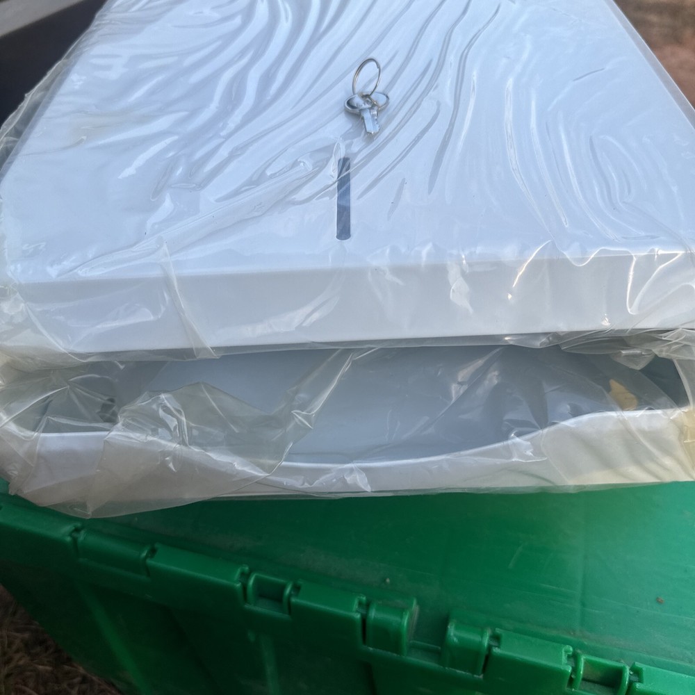 dispenser towel white with/lock 98542
