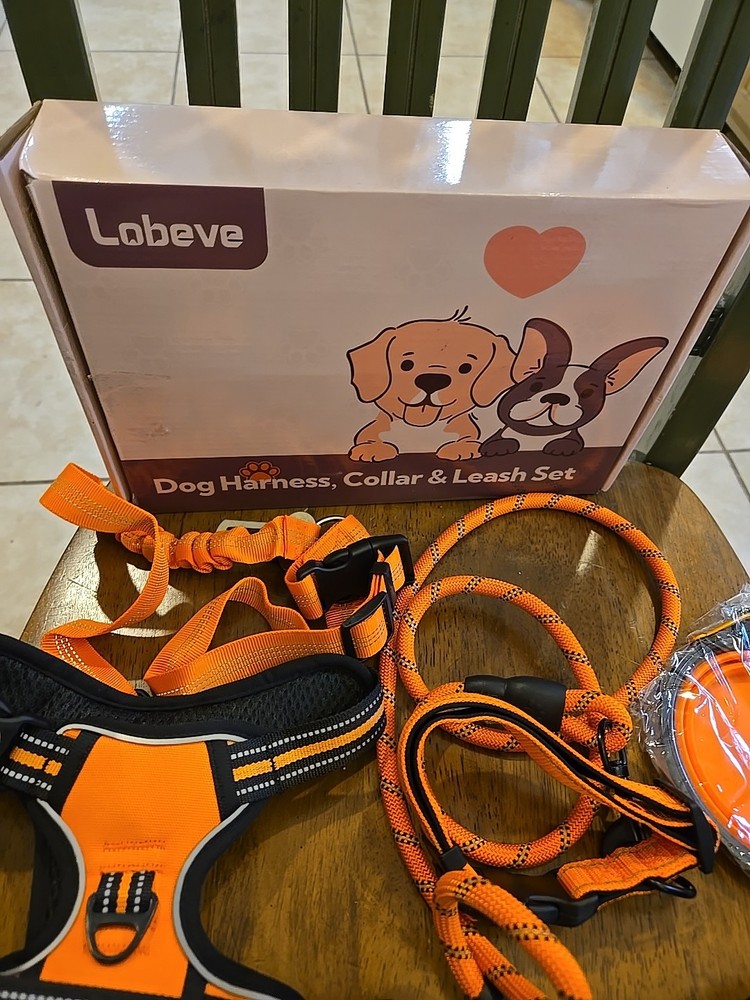 Lobeve No Pull Dog Harness, Collar & Leash Set, Fits Medium Dogs, Orange - NWT