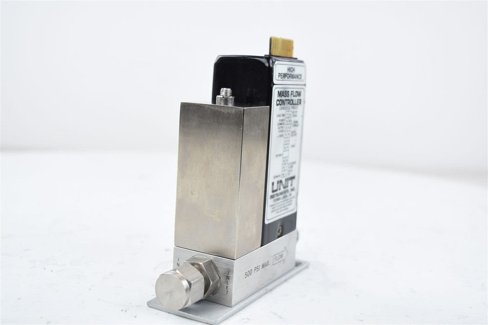 Unit UFC-1400A Mass Flow Controller Gas: O₂ / Range: 5 SLM