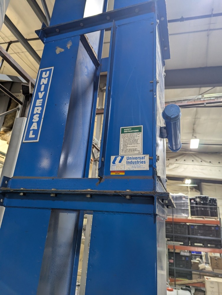BUCKET ELEVATOR - 24' Universal Industries
