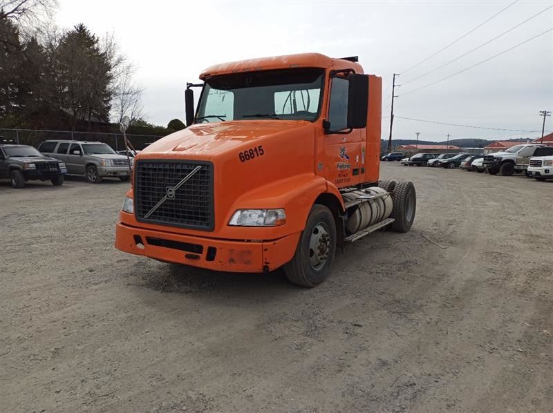 Volvo VN Frame Step 5"X36" (10957460