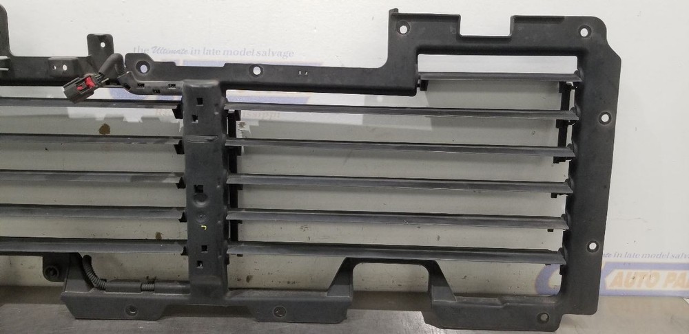 19 GMC YUKON DENALI 6.2L AIR SHUTTER ASSEMBLY