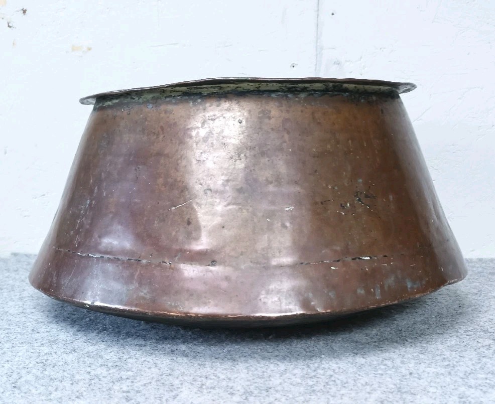 Antique hand hammered copper planter / cauldron 16" diameter