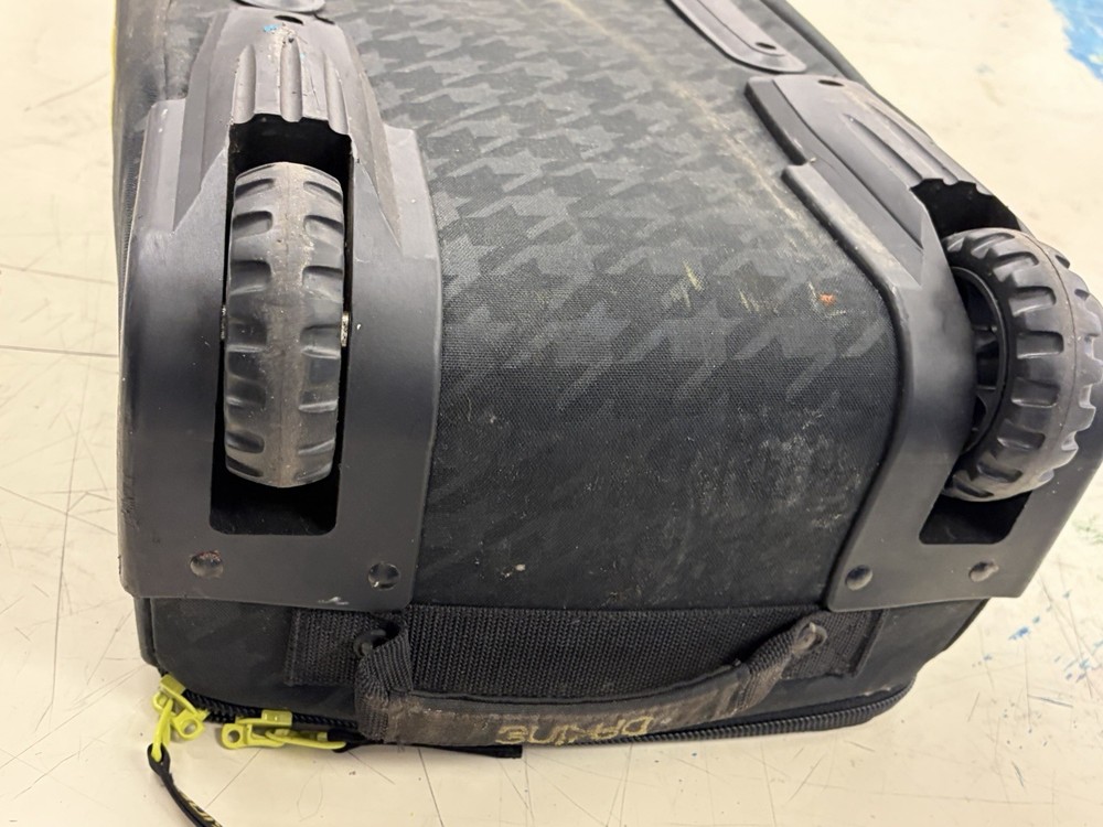 DAKINE 65" ROLLING SNOWBOARD BAG