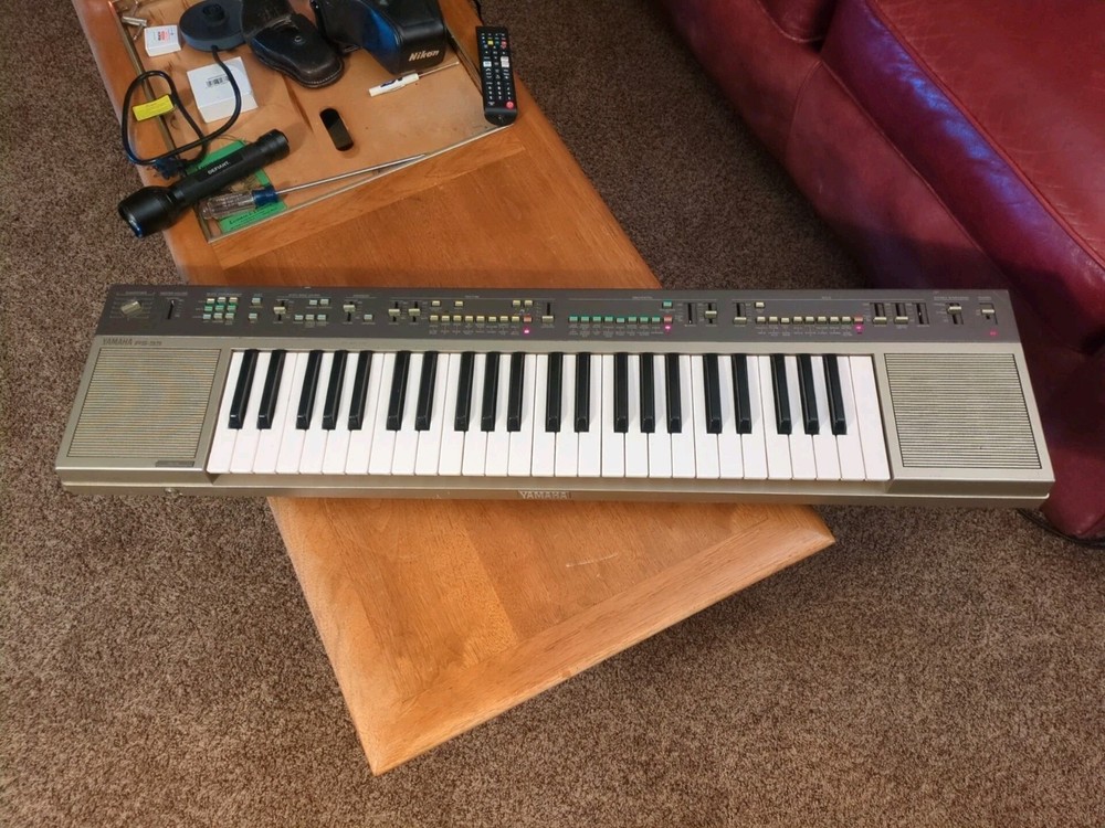 1983 Yamaha PS-55 Keyboard Vintage