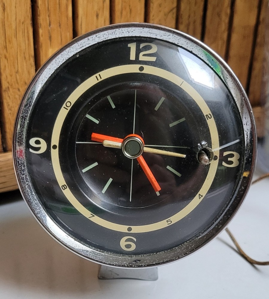 OLD VINTAGE COLUMN MOUNT CLOCK CHROME BOAT ACCESSORY
