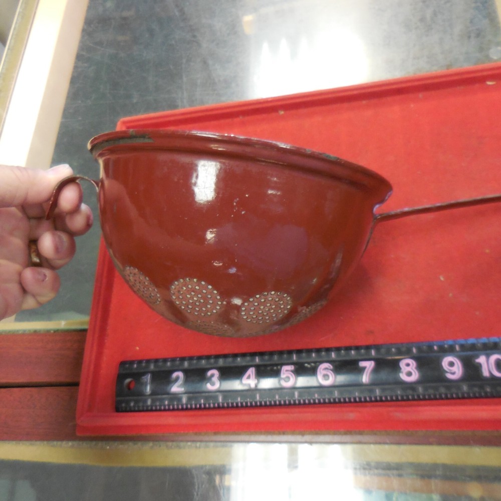 Vintage CRIMSON RED ENAMELWARE HANDLED STRAINER 7 inch diameter