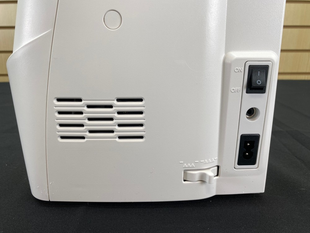 Janome Skyline S3 Anniversary Edition Computerized Sewing Machine - Pre-Owned ✅