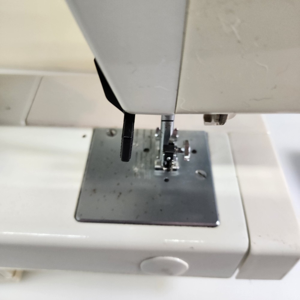 Janome Sewing Machine Model RX18S With Pedal Tested Works Needs Servicing
