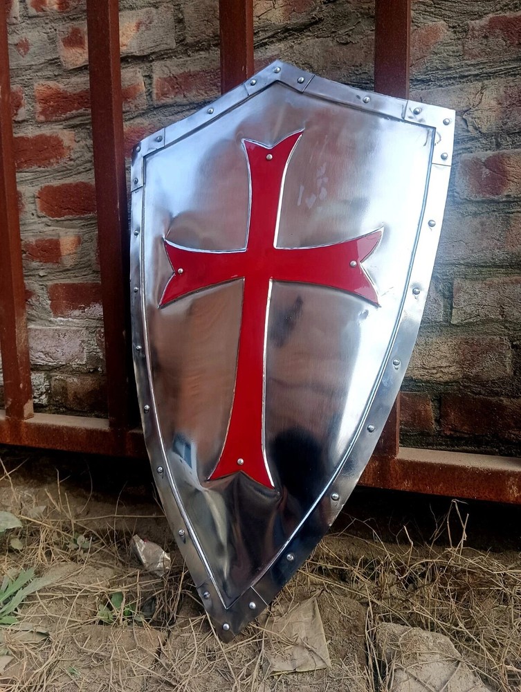 Knight Shield Lion Crest – Wall Decor & LARP