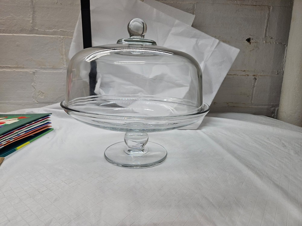 1 CLEAR GLASS ROUND Cake Stand With Lid 10 lbs.