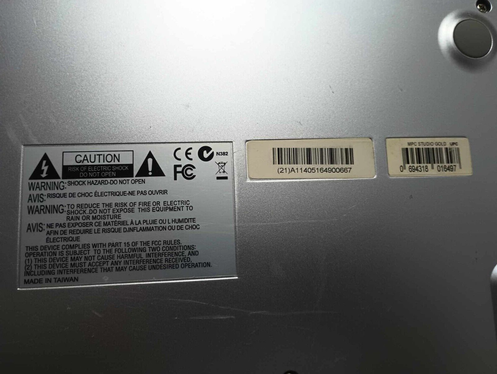 Akai Professional MPC Studio Gold Production Controller(E1789)