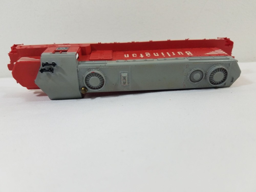 Tyco Burlington HO Scale Engine Shell ONLY 5628 Replacement Train Part
