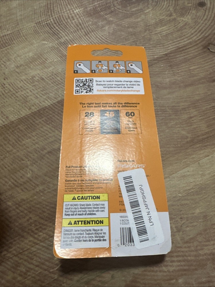 "FISKARS STICK ROTARY CUTTER" [45 mm] [BLADE GUARD][QUICK CHANGE]