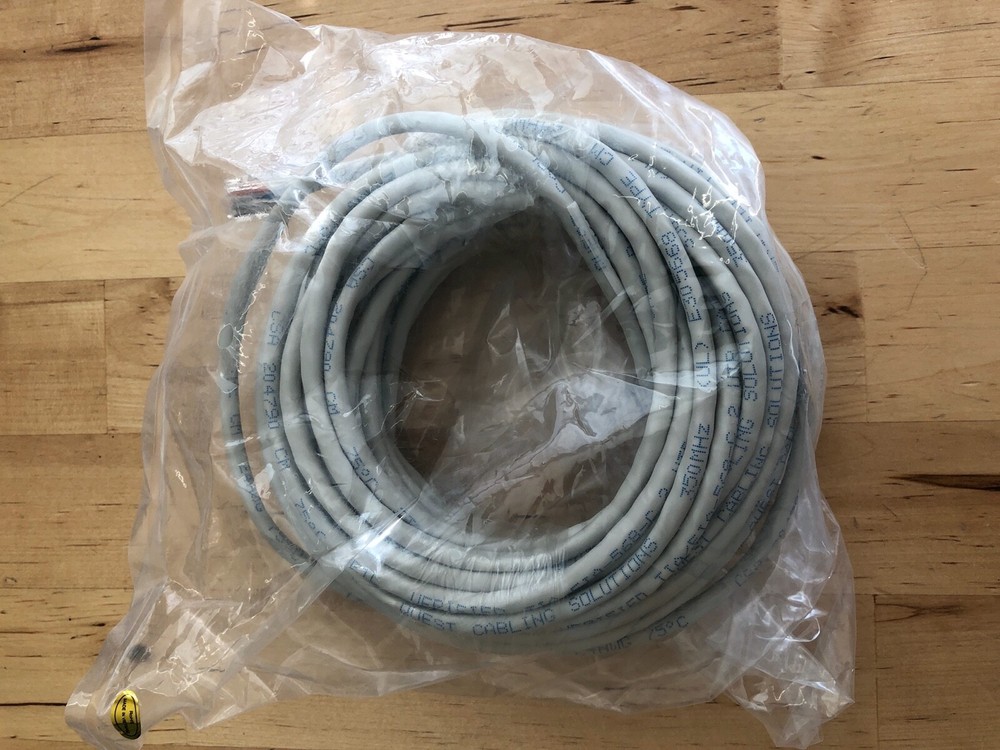 Quest Cabling Solutions Technology Cat5e Patch Cable 40ft New 40' 220DK40 Cord