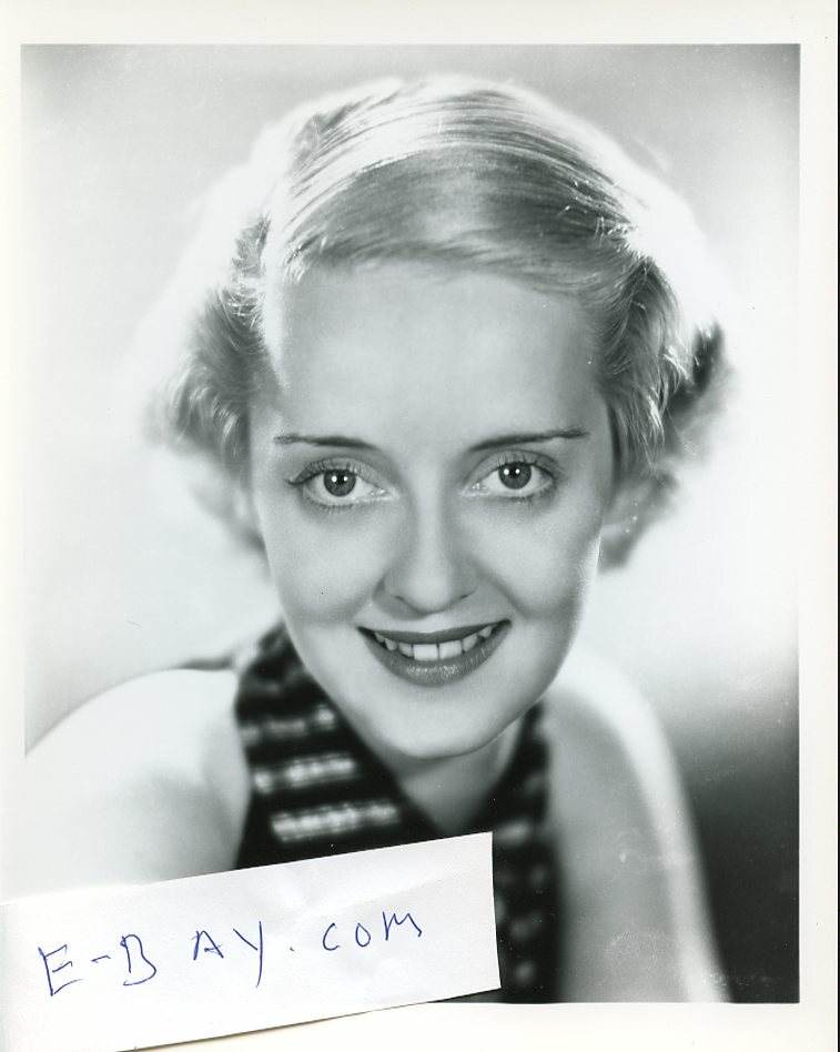 BETTE DAVIS  8X10 PHOTO G4956