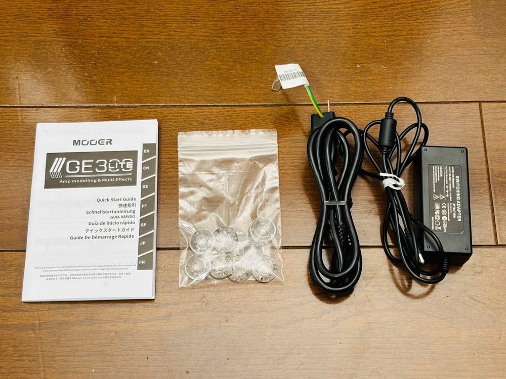 MOOER GE300 Lite Multi Effects Guitar Processor w/ Adapter from Japan