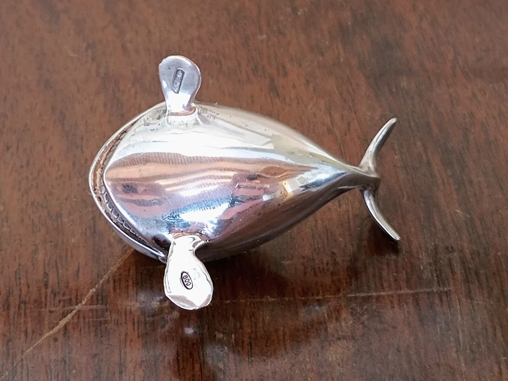 800 silver miniature Shark with lid, very bad!