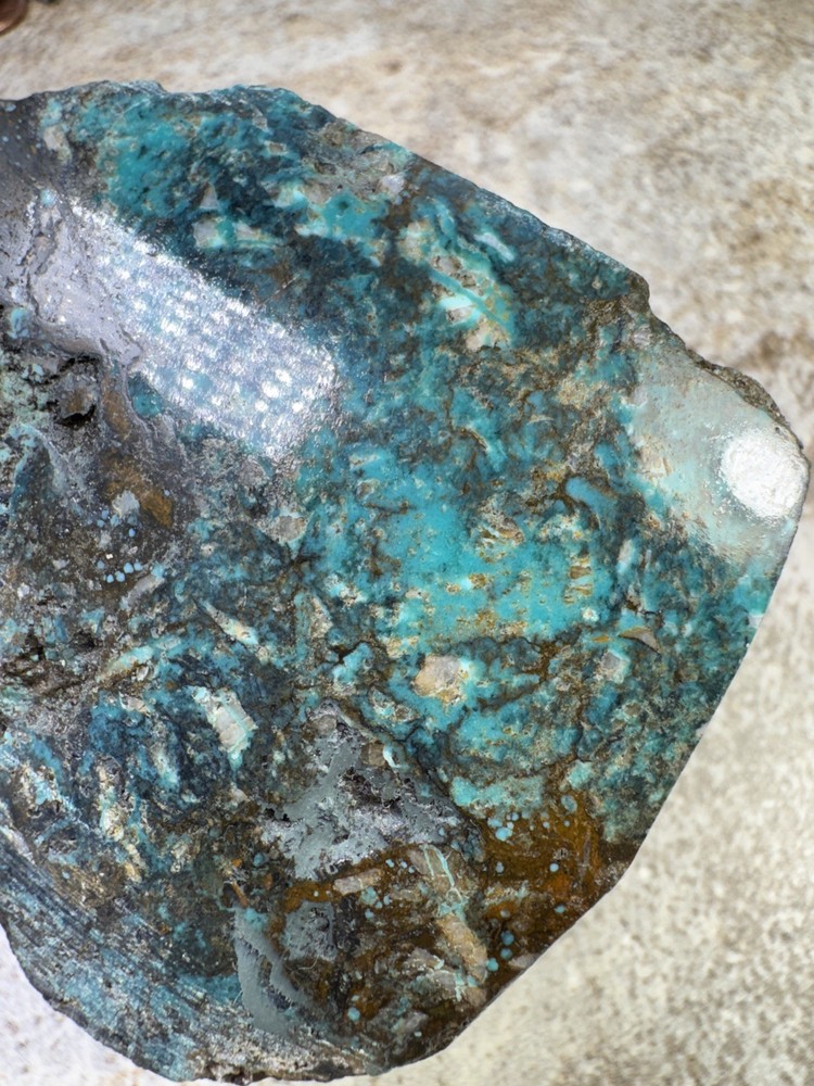 Stabilized hubei turquoise rough