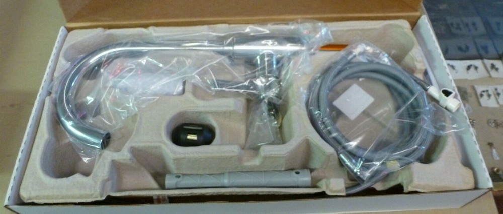 Moen Genta Single-Handle Pull-Down Sprayer Kitchen Faucet/Chrome 7882 132013