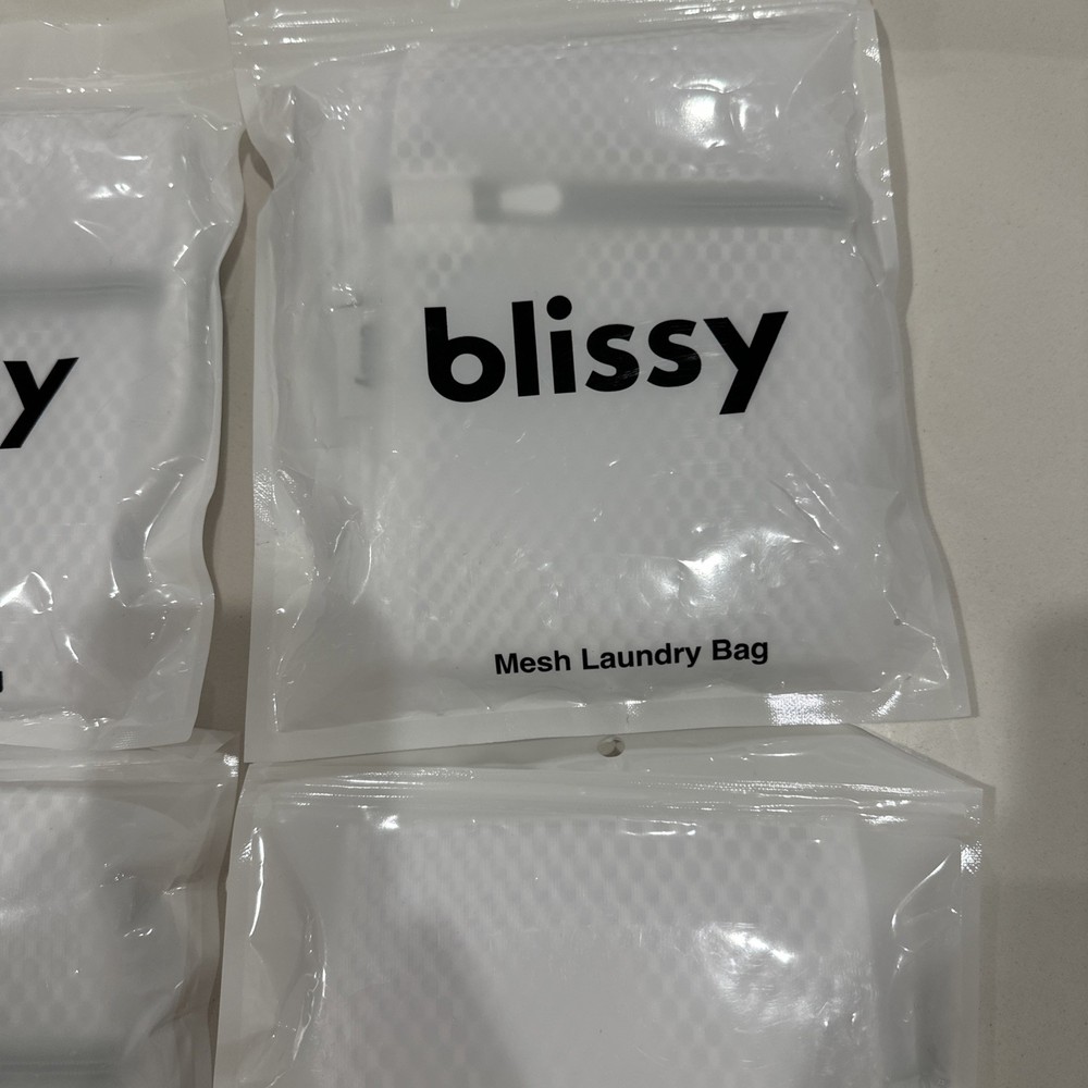 BLISSY White Mesh Laundry Bags x2: Rectangular & Cylindrical. NEW.