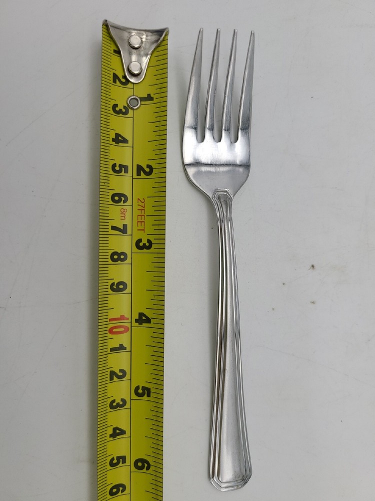 Cambridge CBSDORS Dorsett Pattern 18/10 Stainless Flatware Salad / Dessert Fork.
