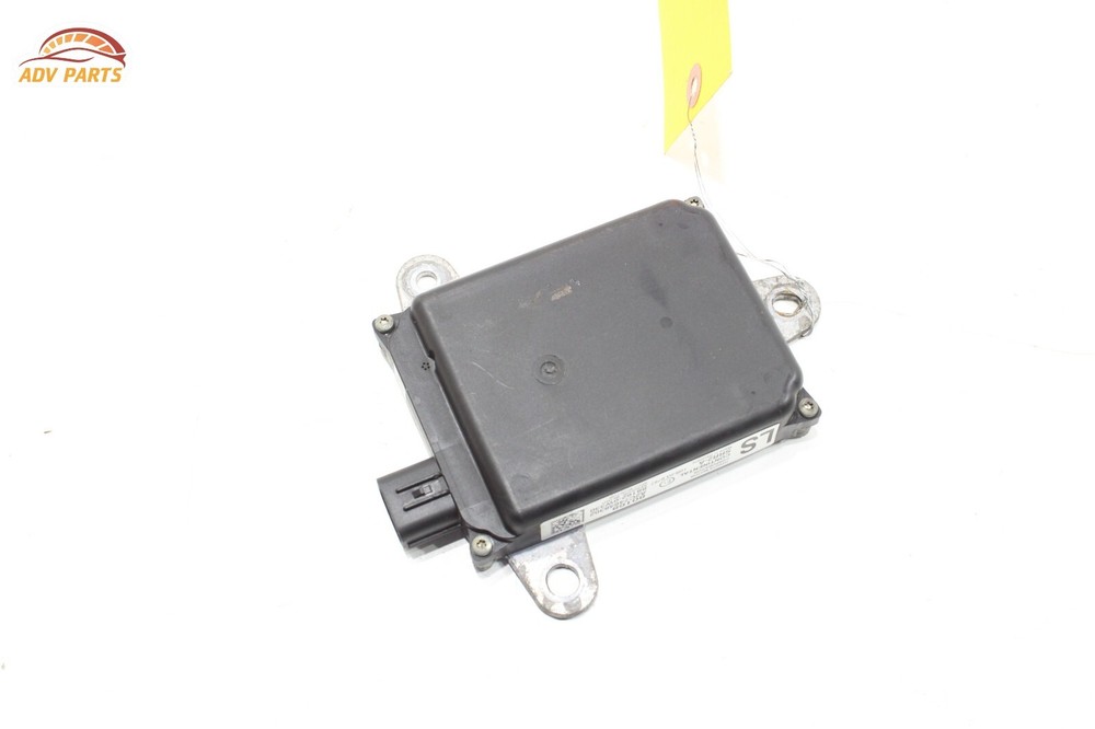 2015 - 2017 LEXUS LS460 LS600H REAR LEFT SIDE BLIND SPOT RADAR SENSOR MODULE OEM