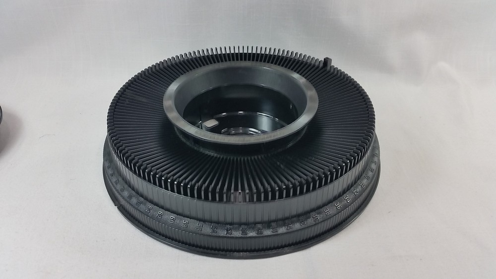 Kodak Slide Projector Carousel 140 Slides with 2 Locking Rings
